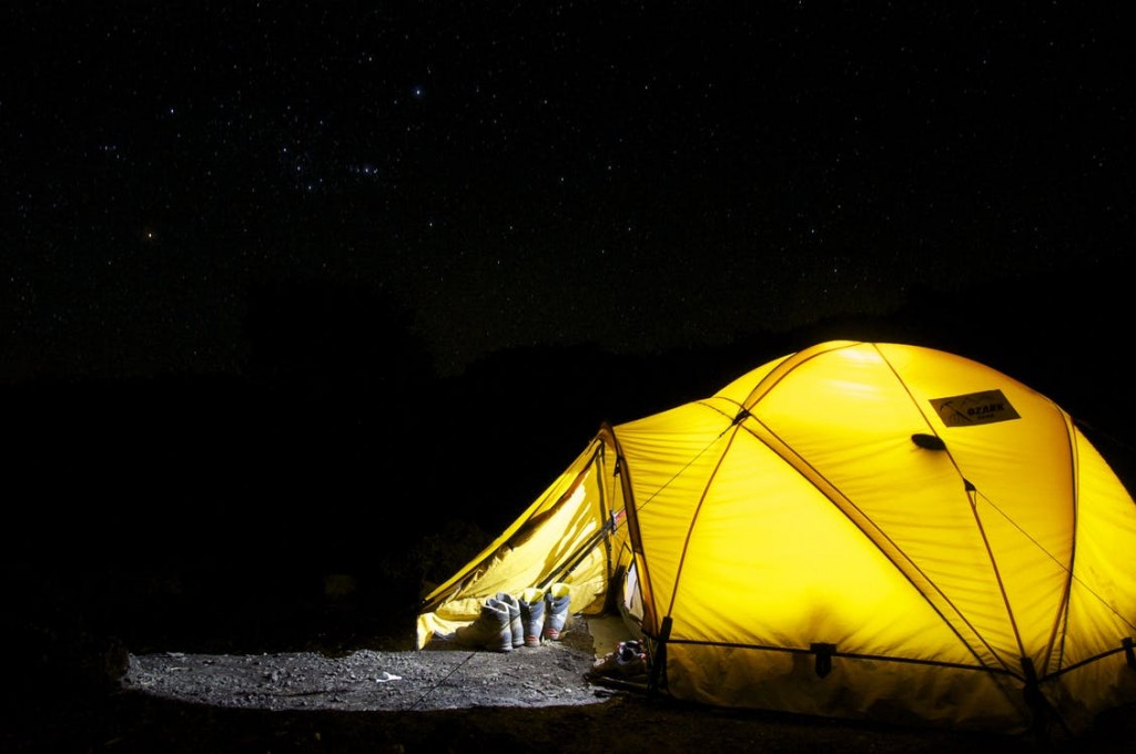 tent-camp-night-star-45241